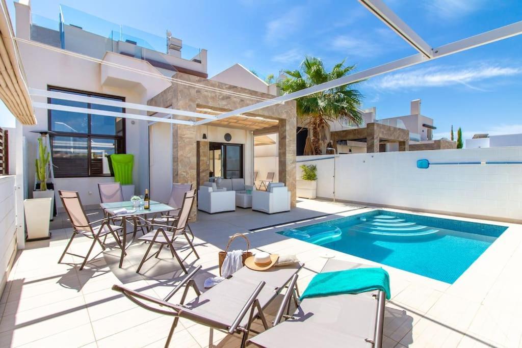 רוחאלס Villa Nina With Pool מראה חיצוני תמונה